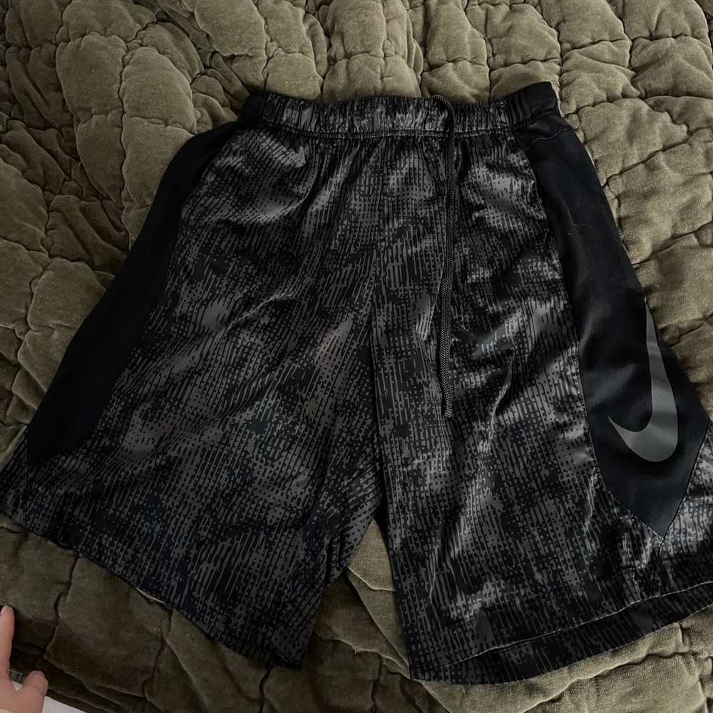 Men’s Nike dri fit shorts size large